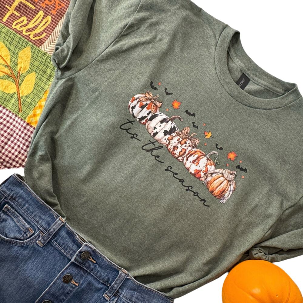 Tis the Season Pumpkins Fall Vibes Women’s Medium Military Green T-Shirt